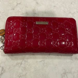 Gucci patten leather zip around credit card wallet